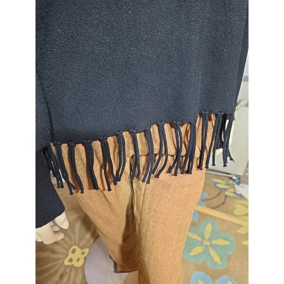Carmen Marc Valvo Women's L Black Turtleneck Fringe‎ Hem Sweater Western Boho - Picture 6 of 6